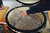 Kamado Monolith Le Chef Pro Series 2.0 Burdeos con Pies
